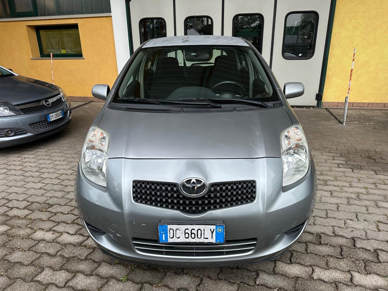 Toyota Yaris 1.0 5 porte