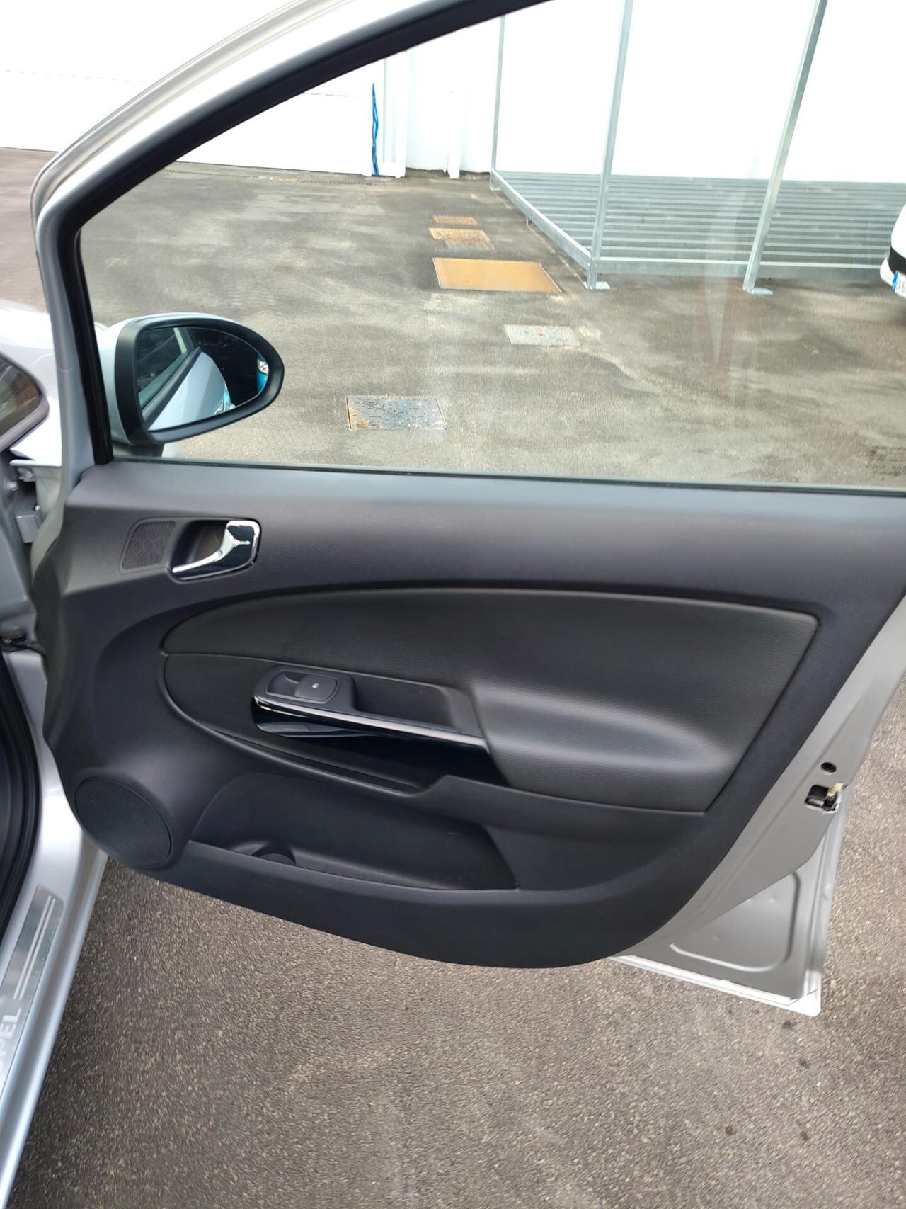 Opel Corsa 1.2 5 porte Predisposizione GPL Edition