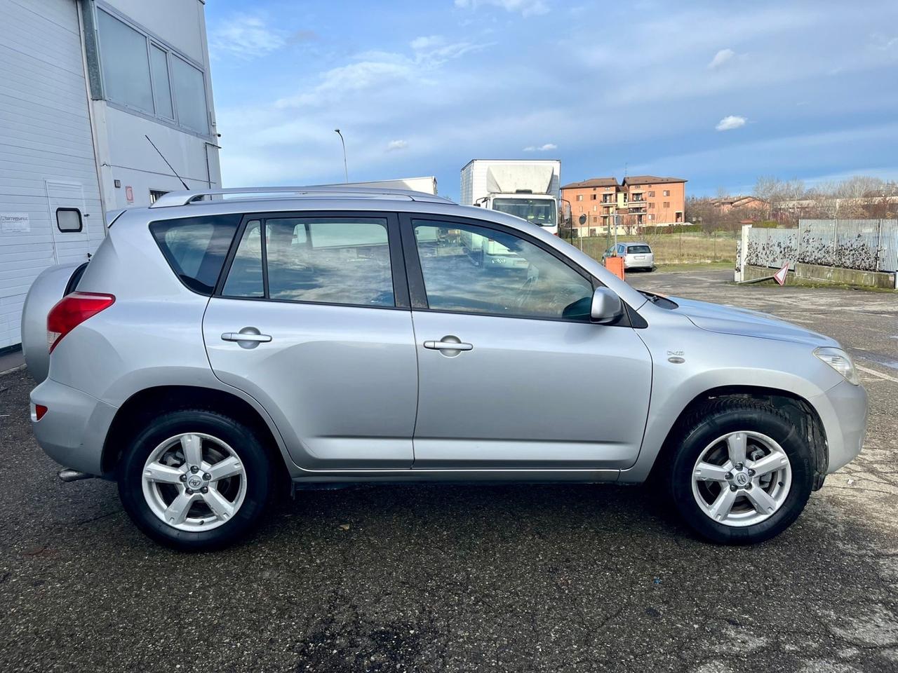 Toyota RAV4 2.2D-4D 155.000km 2007 4x4 perfetta