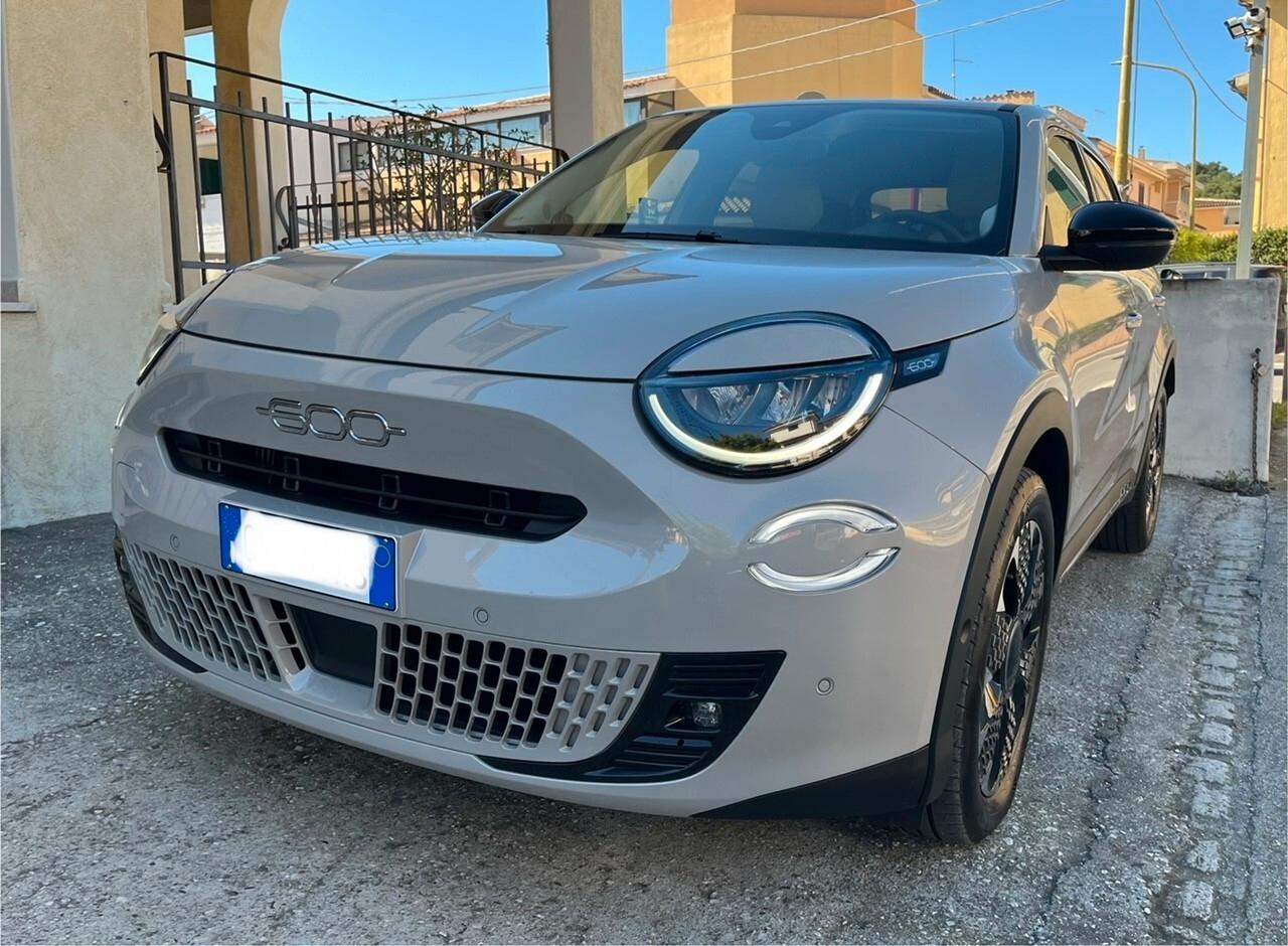 Fiat 600 Hybrid 110 CV DCT MHEV La Prima
