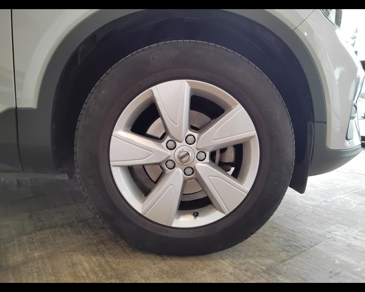 VOLVO XC40 2023 - XC40 1.5 t2 Essential auto