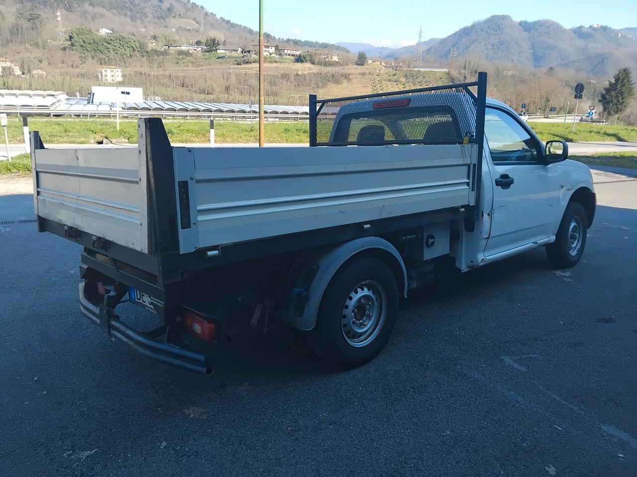 Isuzu d max ribaltabile e gancio traino