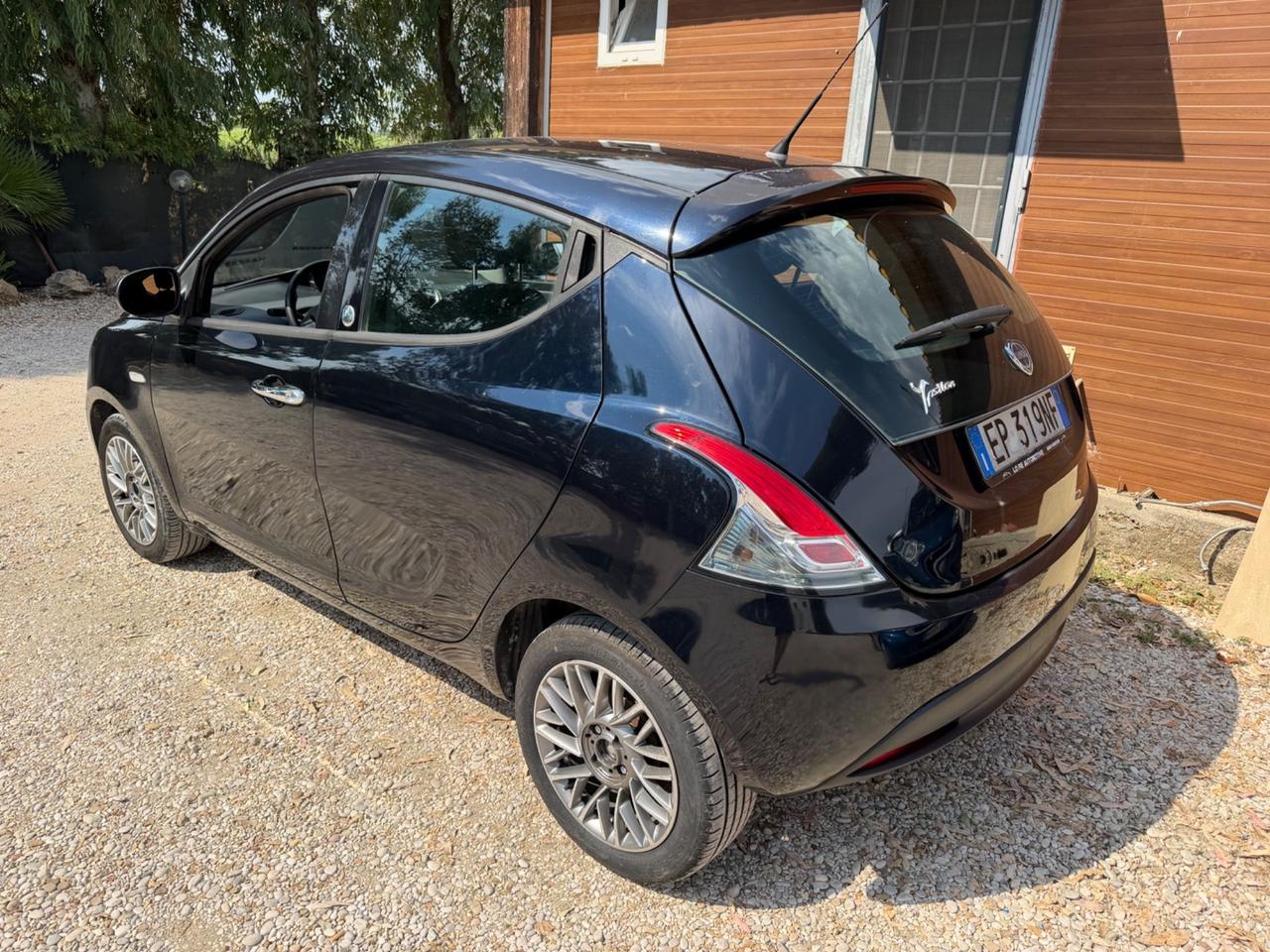 Lancia Ypsilon 1.2 69 CV 5 porte GPL Ecochic Gold