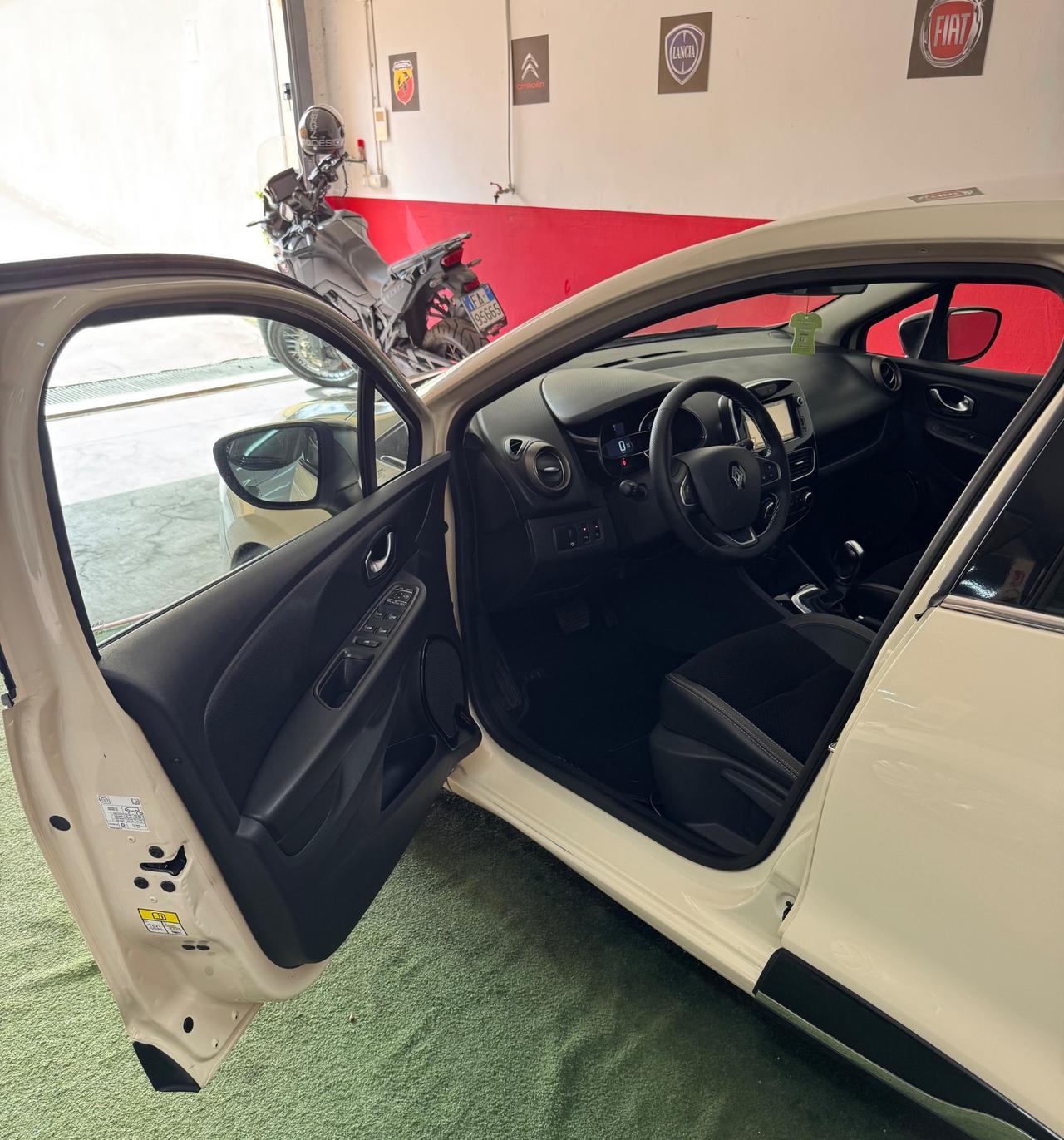 Renault Clio dCi 8V 90CV EDC Start&Stop 5 porte Energy Intens