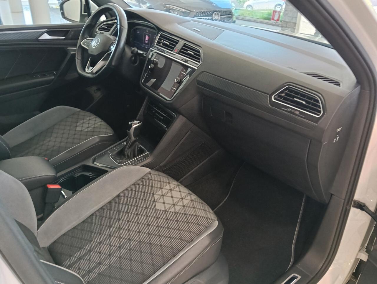 Volkswagen Tiguan 2.0 TDI 150 CV SCR DSG R-Line