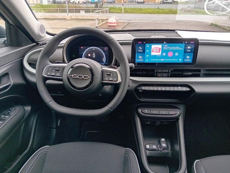FIAT 600 HYBRID 110 CV DCT MHEV "KM 0"