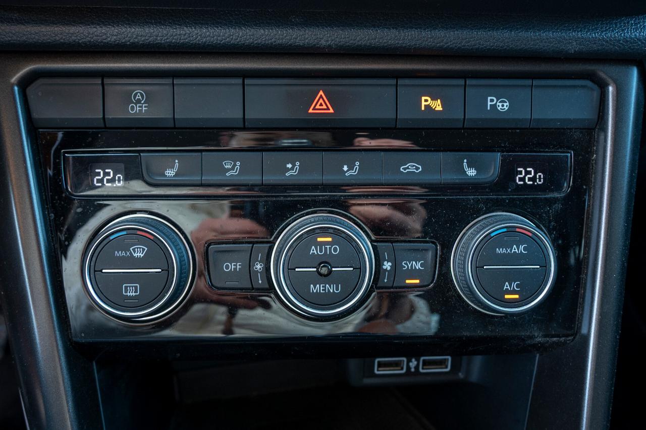 Volkswagen T-Roc 2.0 TDI 4mot MANUALE - GANCIO