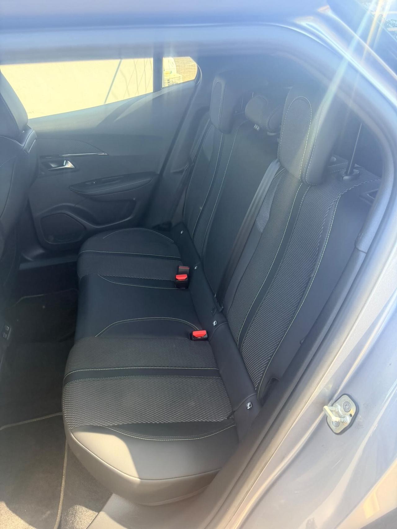 Peugeot 2008 BlueHDi 130 S&S EAT8 GT