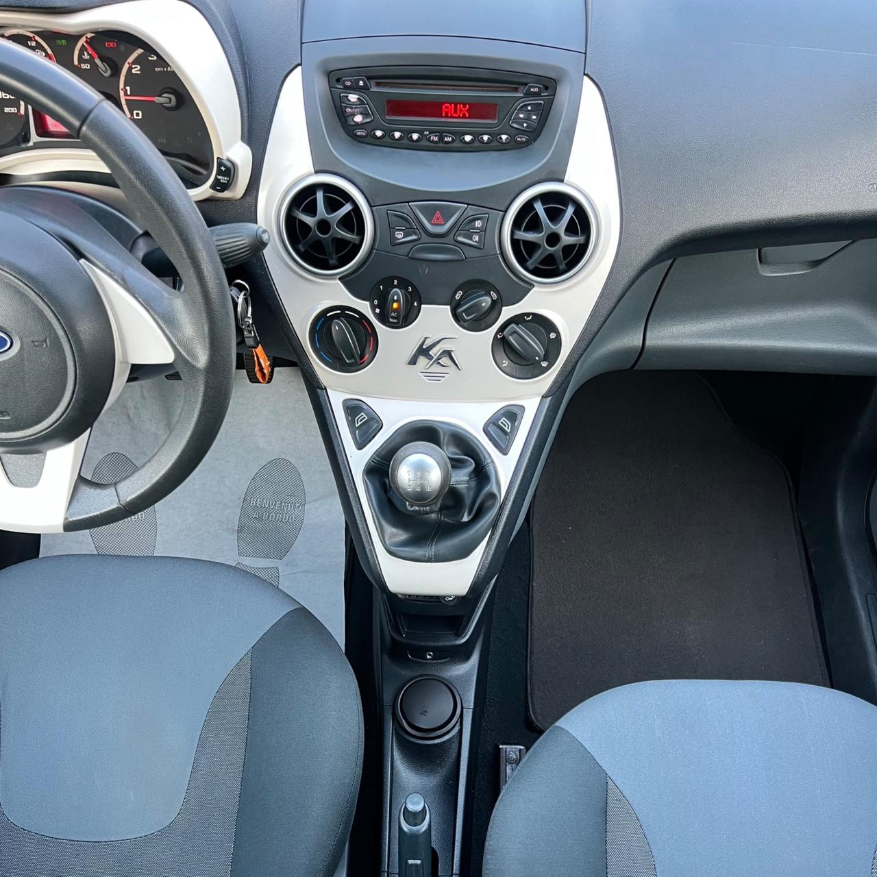 Ford Ka 1.3 TDCi 75CV Titanium con SOLI 102.000 KM