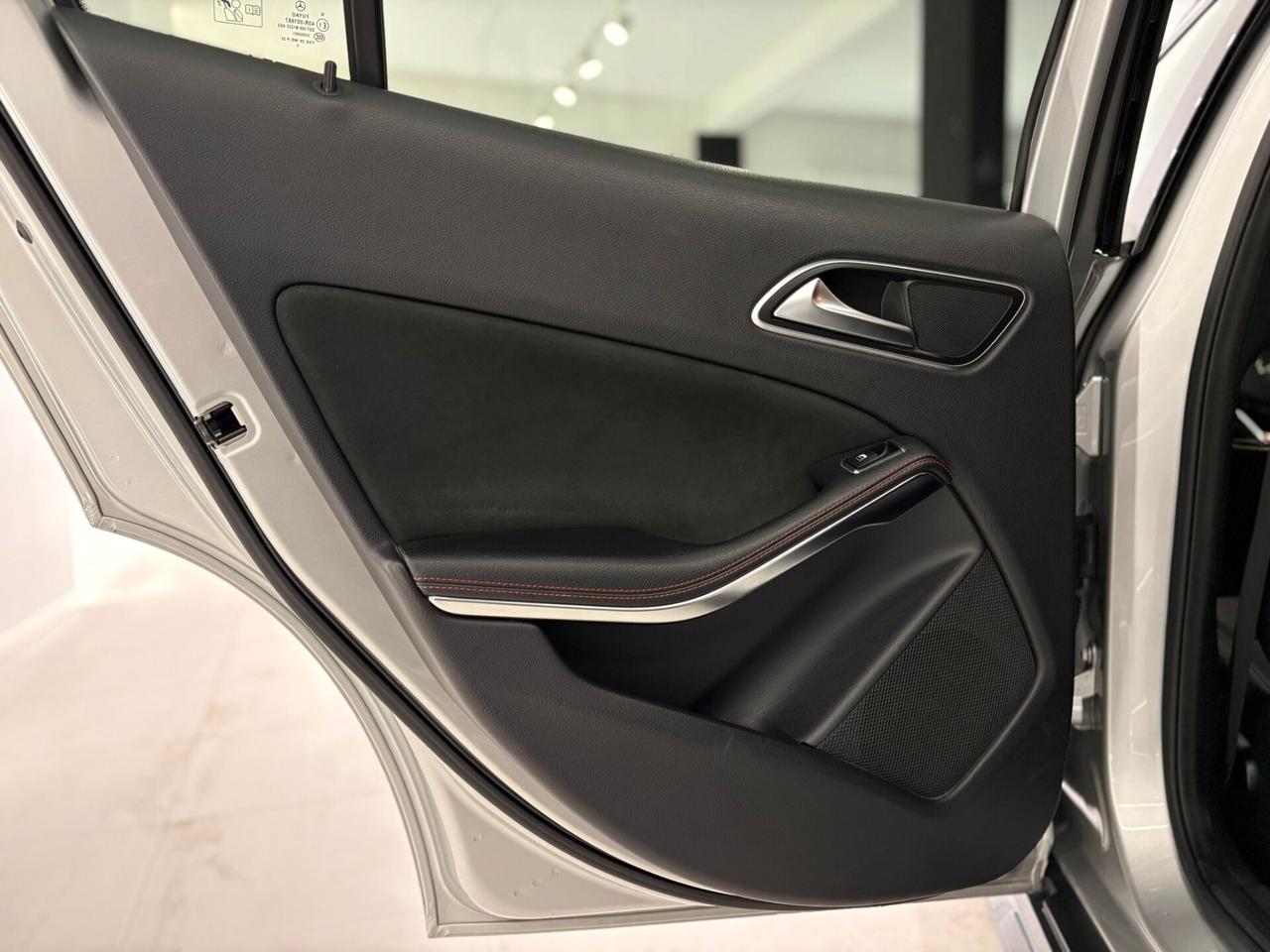 Mercedes-benz GLA 220 d Automatic 4Matic AMG Premium Restyling