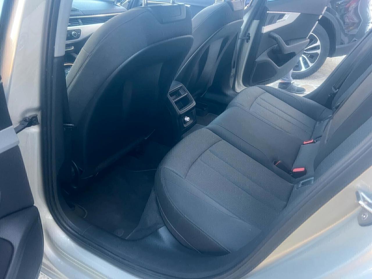 AUDI A4 AVANT 2.0 TDI 150cv ULTRA S-TRONIC BUSINESS SPORT