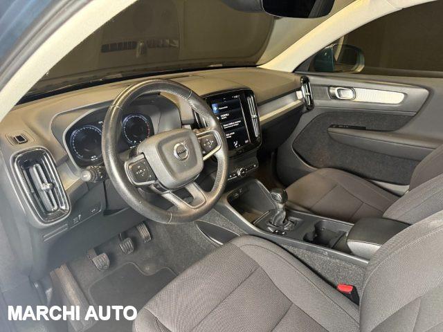VOLVO XC40 T2 Momentum Pro