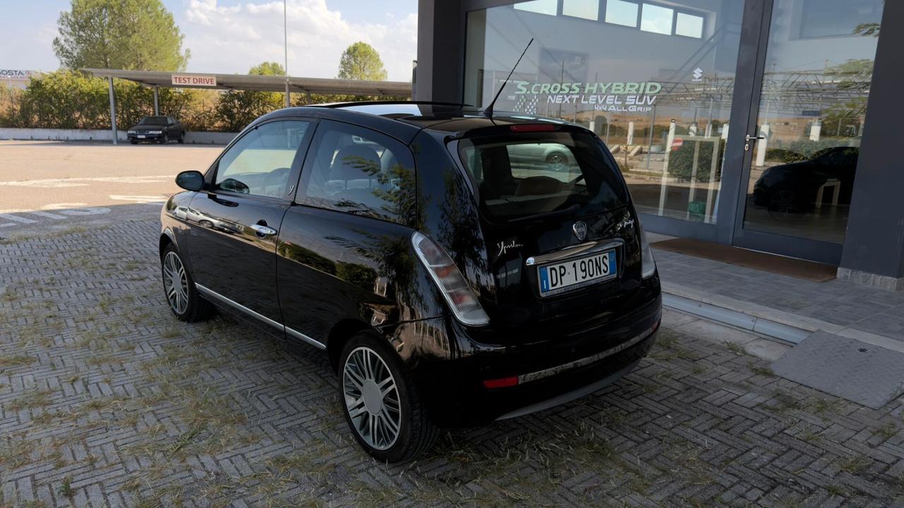 Lancia Ypsilon 1.3 MJT 90 CV Platino