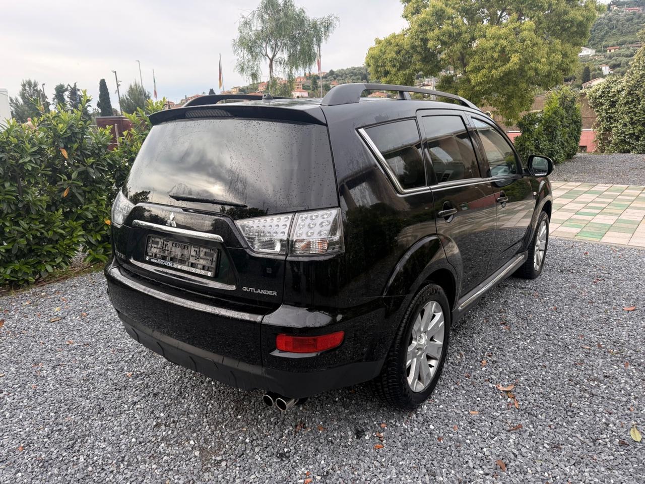 Mitsubishi Outlander 2.2 DI-D TC-SST Instyle DPF 7p