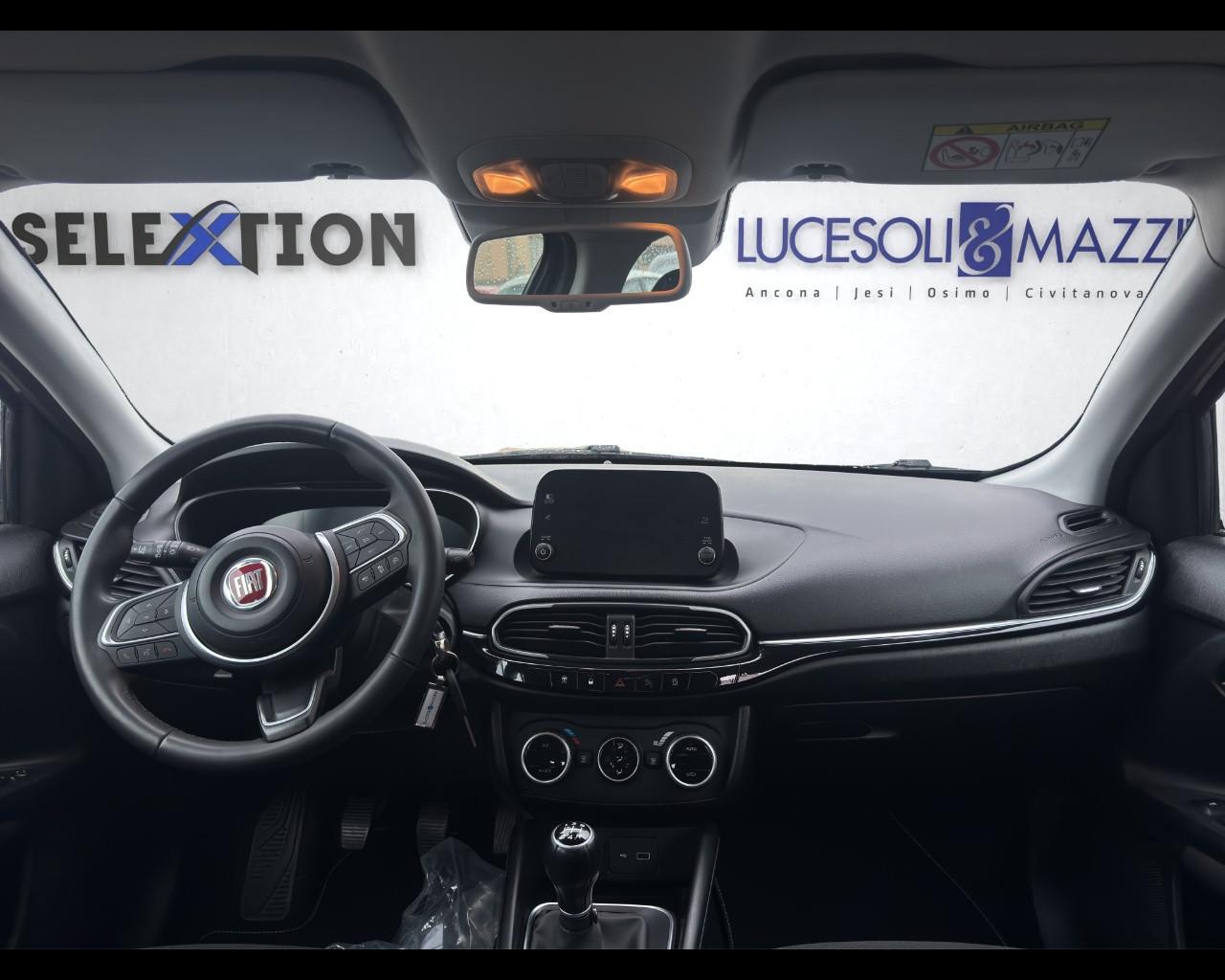 FIAT Tipo (2015-->) - Tipo 1.3 Mjt S&S SW Business