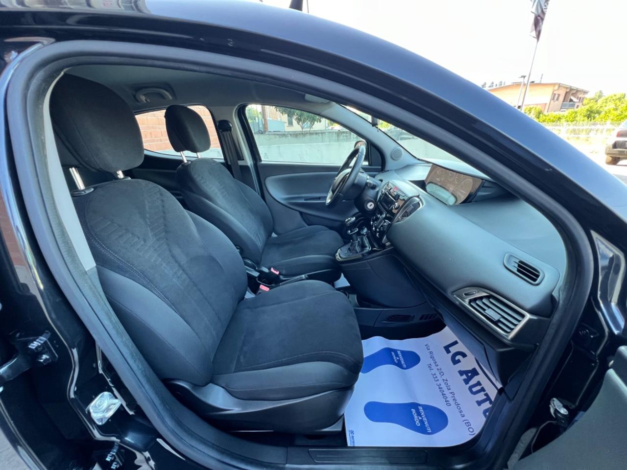 Lancia Ypsilon 0.9 TwinAir 85 CV 5 porte Metano Ecochic Gold