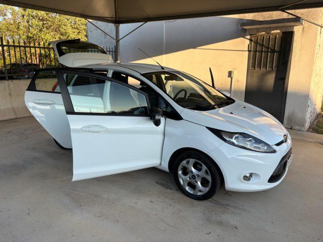 FORD Fiesta 1.4 5 porte Bz.- GPL Titanium OK NEOPAETNTATI