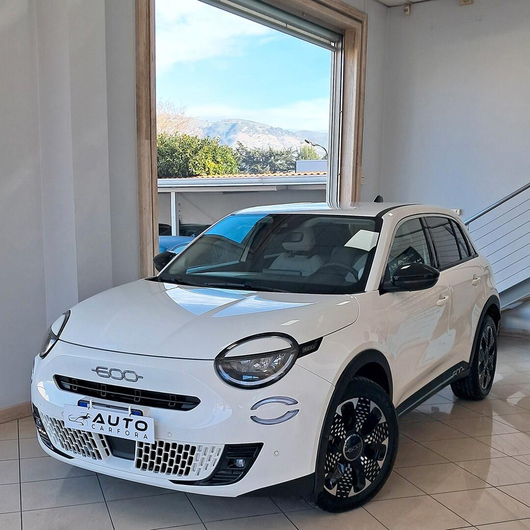Fiat 600 Hybrid 100 CV DCT MHEV La Prima