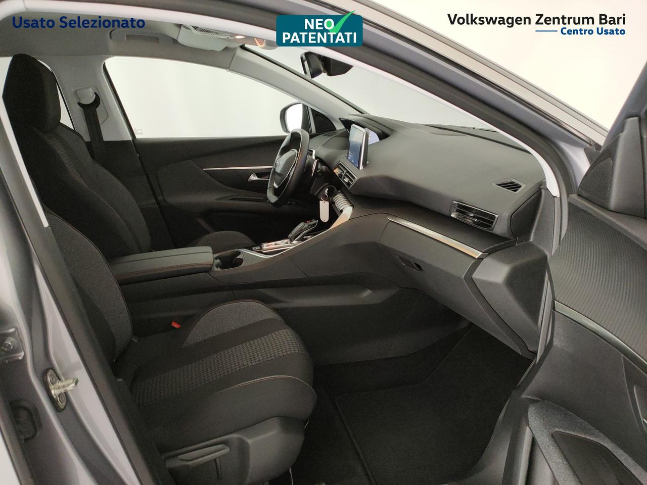 Peugeot 3008 1.5 bluehdi active s&s 130cv eat8