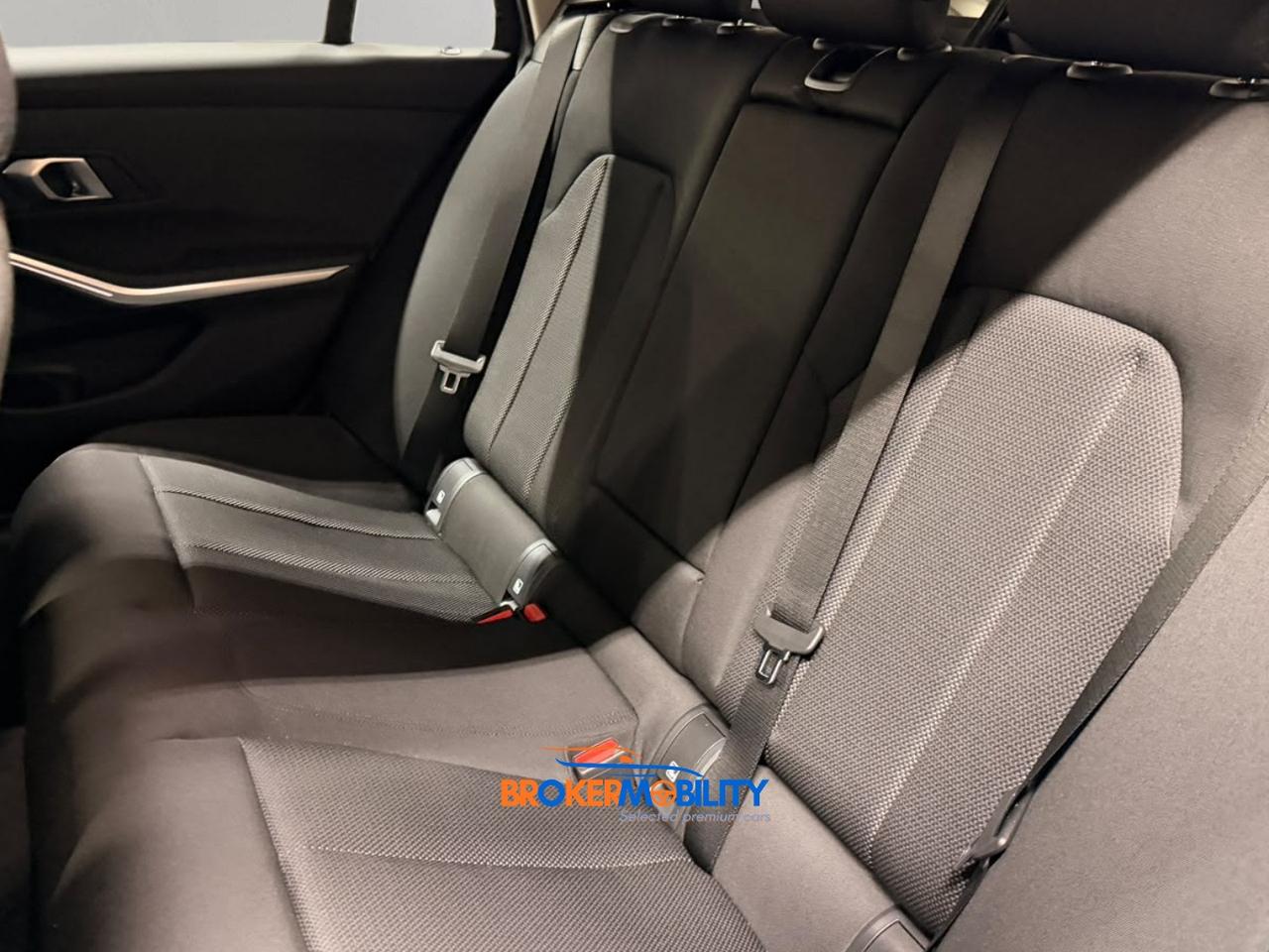 BMW 318 d Touring mhev 48V auto