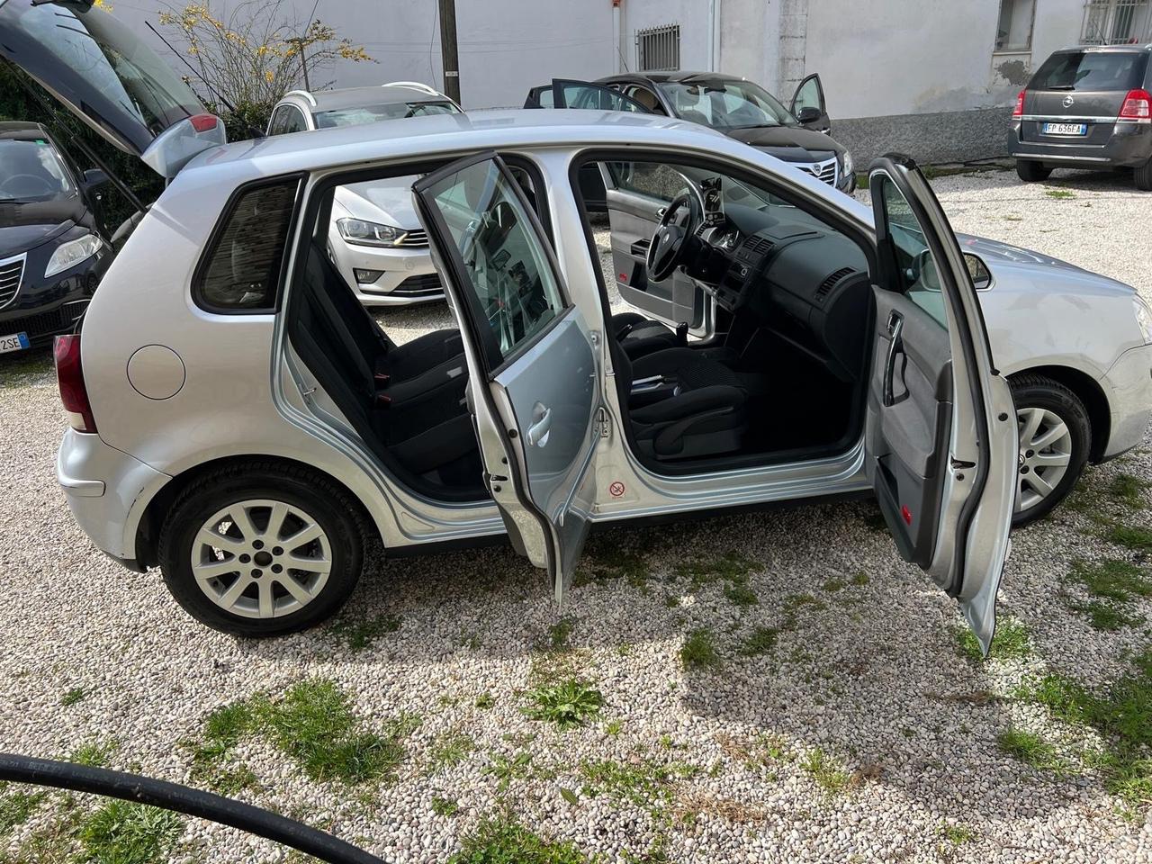 Volkswagen Polo 1.4/80CV TDI 5p. Sportline