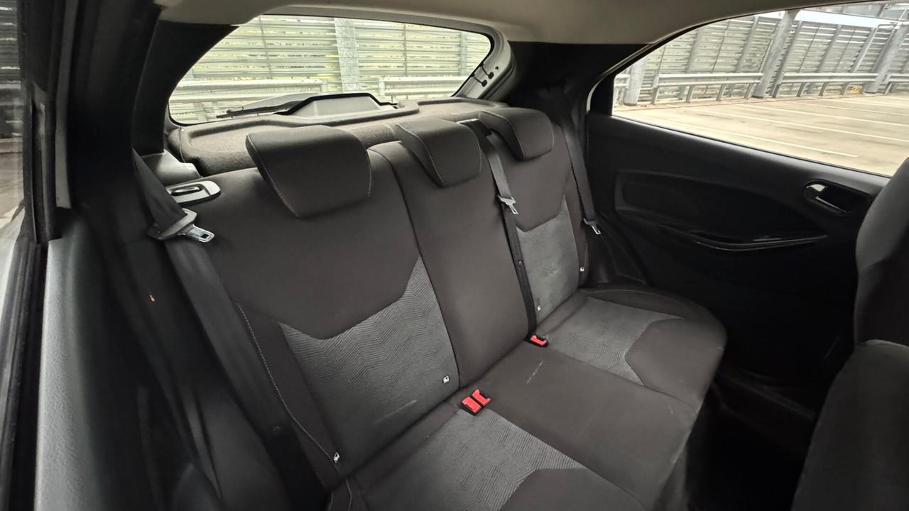 Ford Ka 1.2 Ti-VCT 85CV Black & White -