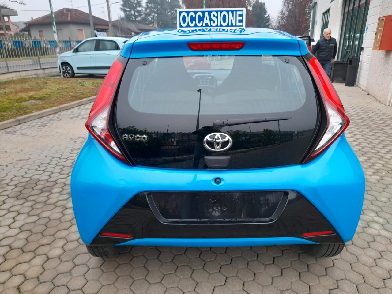 Toyota Aygo Connect 1.0 VVT-i 72 CV 5 porte x-play