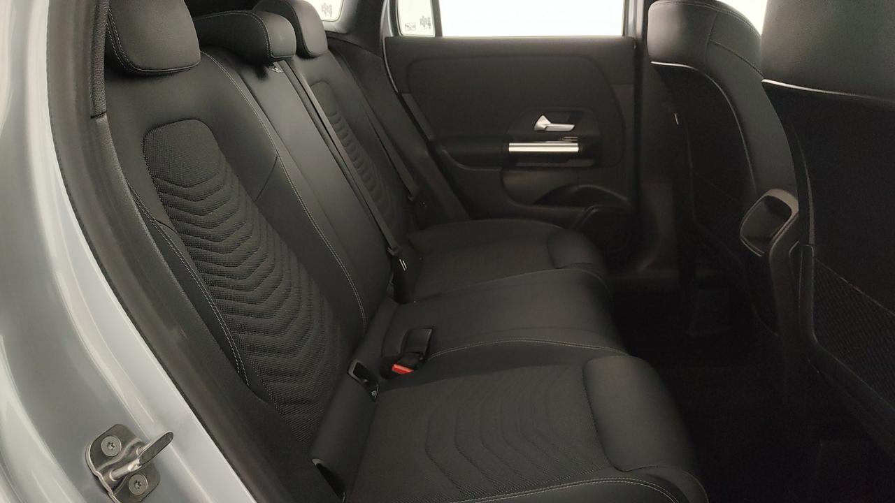 Mercedes-Benz GLA 180 d Progressive Advanced auto