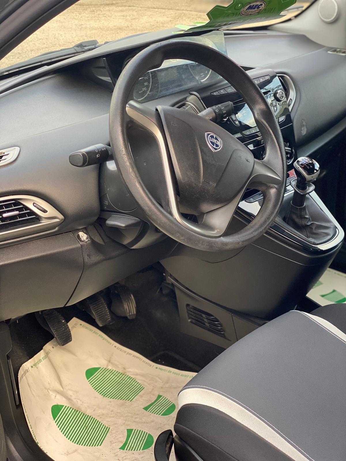 Lancia Ypsilon 1.2 69 CV 5 porte GPL Ecochic Gold