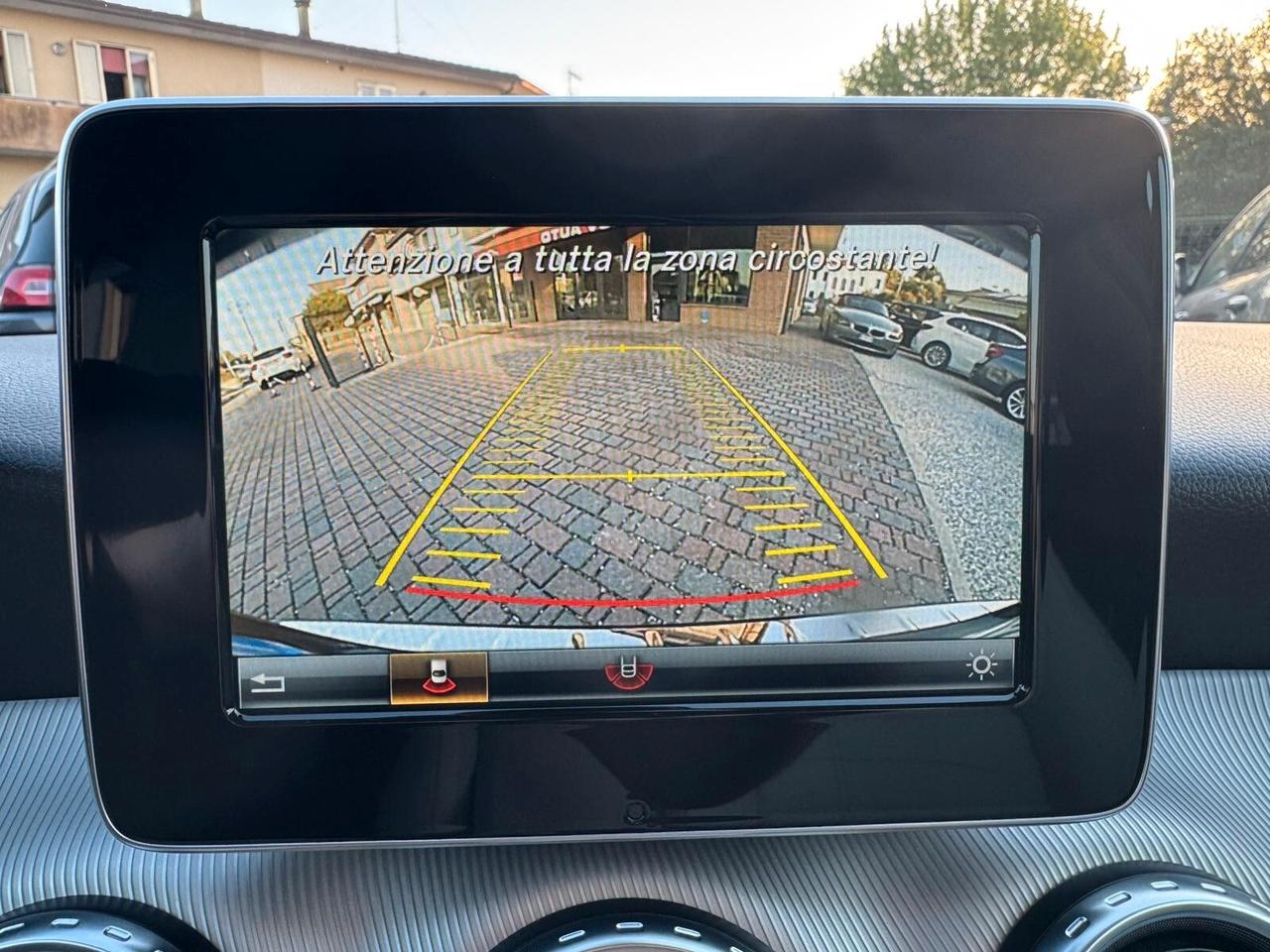 MERCEDES GLA 180d Premium