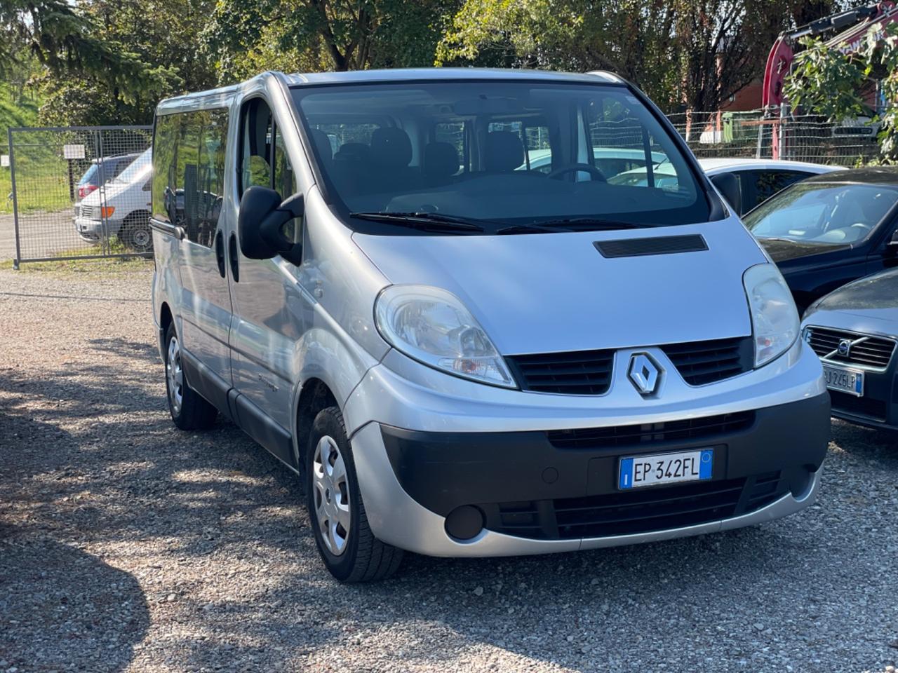 Renault Trafic T27 2.0 dCi/115 PC-TN Passenger Limousine DPF