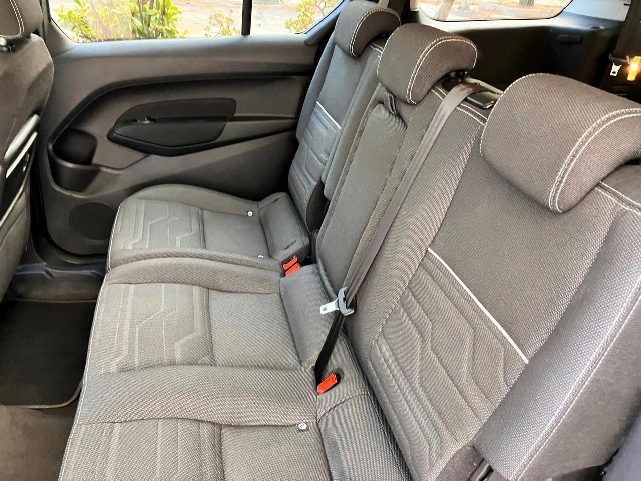 Ford Tourneo Connect7 1.5 TDCi 120cv aut Titanium