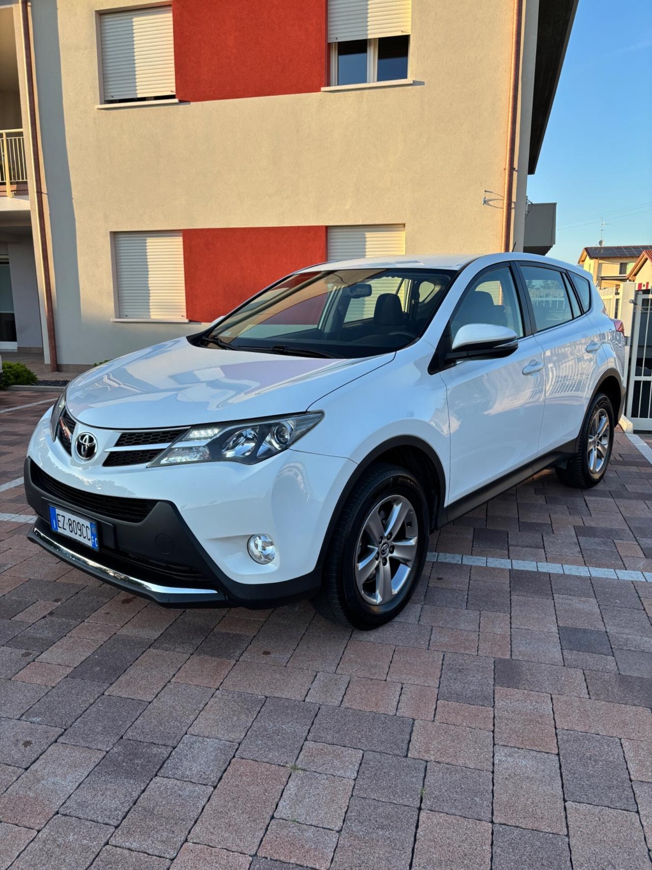 Toyota RAV 4 RAV4 2.0 D-4D 2WD Active