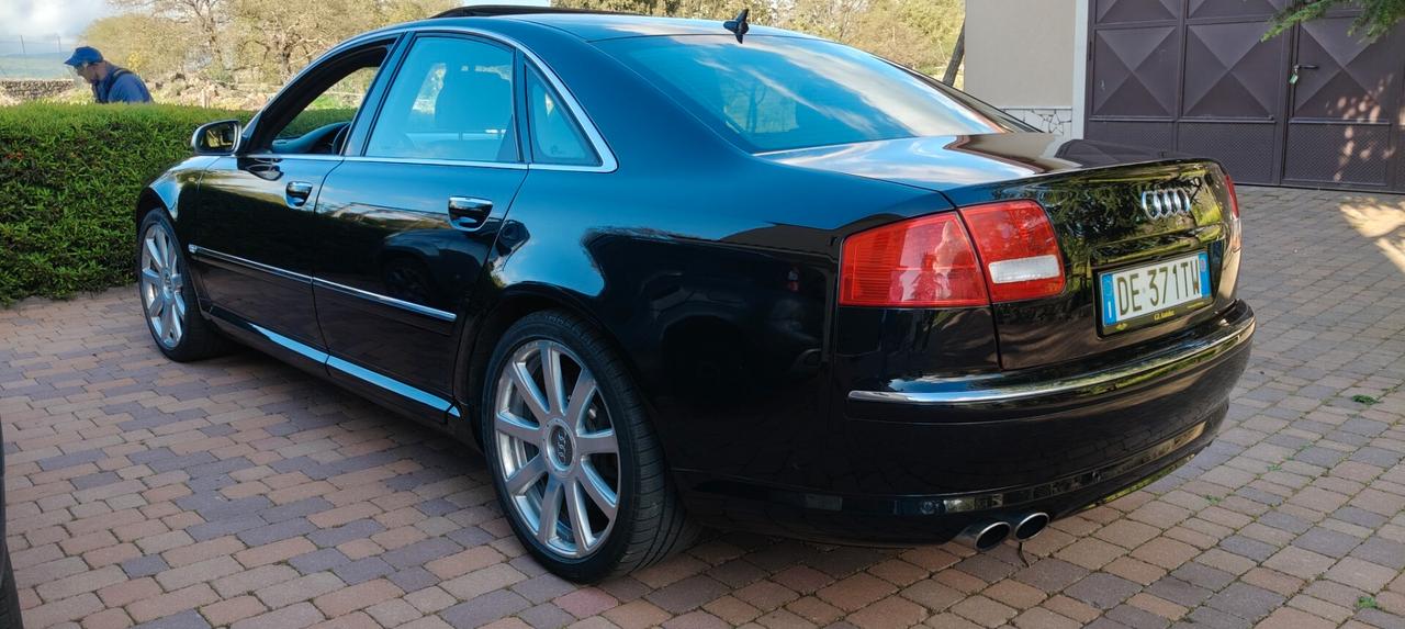 Audi A8 S8 5.2 V10 quattro tiptronic
