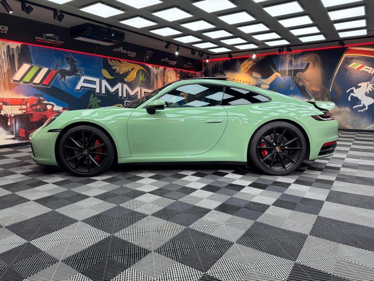 Porsche 911 Carrera 4S (966)