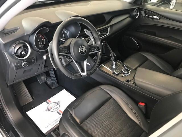 Alfa Romeo Stelvio 2.2 Turbodiesel 210 CV AT8 Q4 Executive PALETTE AL VOLANTE + CARBONIO INTERNO