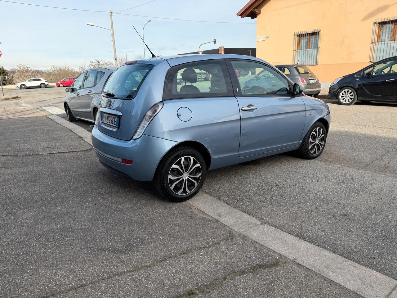 Lancia Ypsilon 2a serie 1.3 MJT 75 CV VERSUS - CAMBIO AUTOMATICO