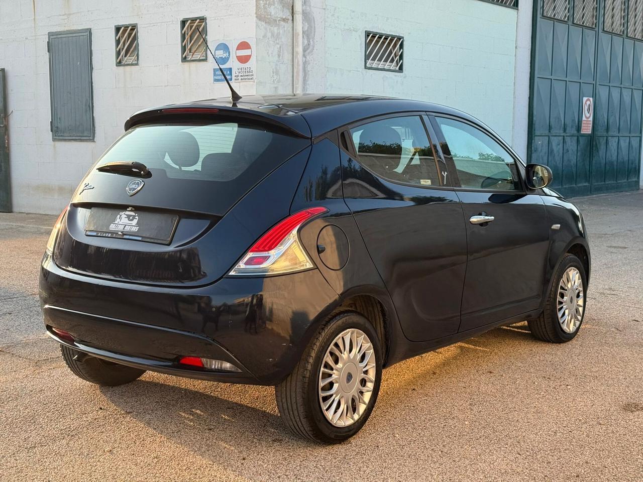 Lancia Ypsilon 1.2 69 CV 5 porte Platinum