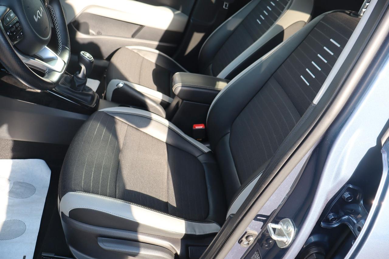 Kia Stonic 1.0 T-GDi 100 CV MHEV MT Black Edition