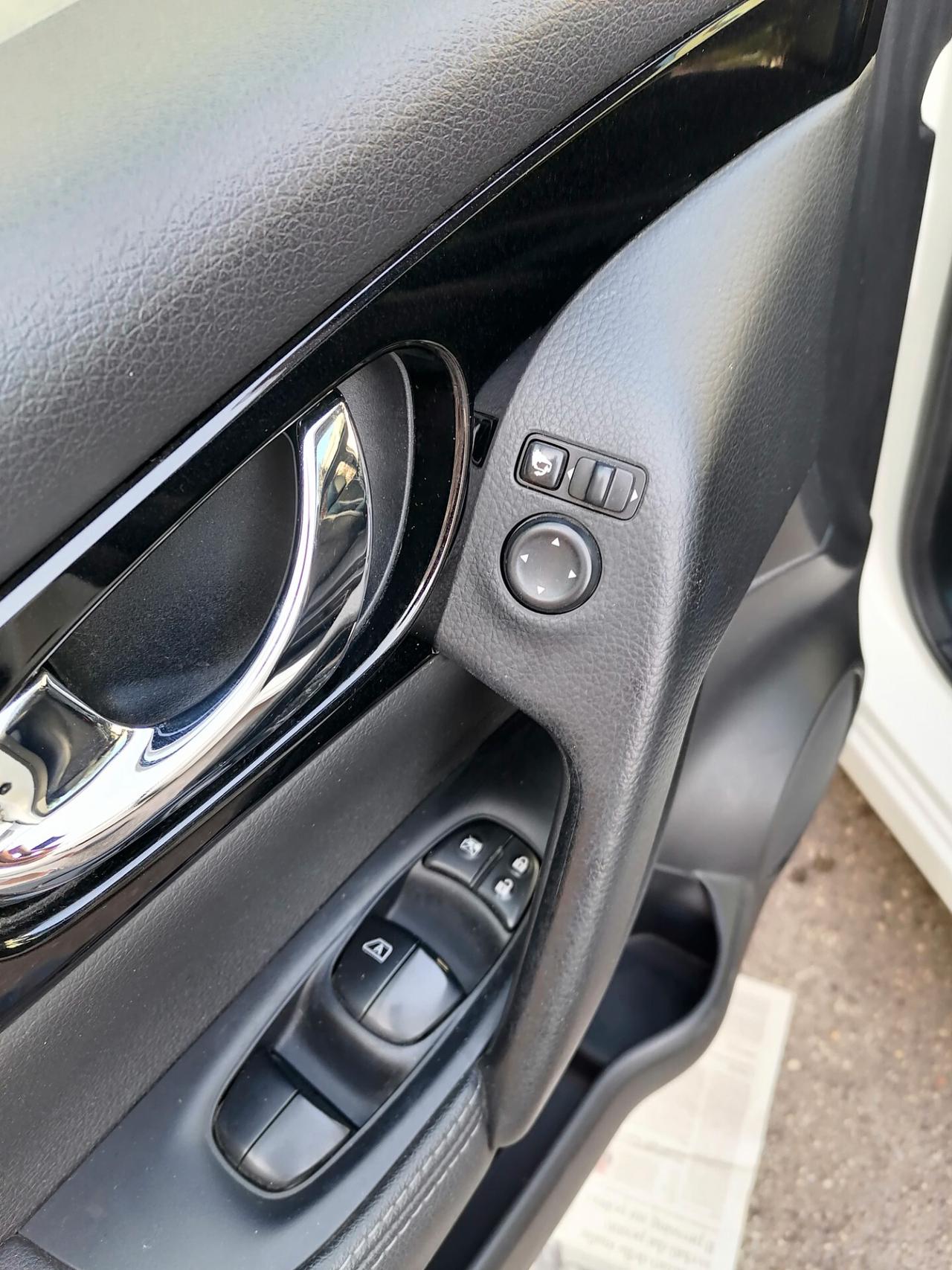 Nissan Qashqai 1.5 dCi TEKNA TETTO/NAVI/FULL LED
