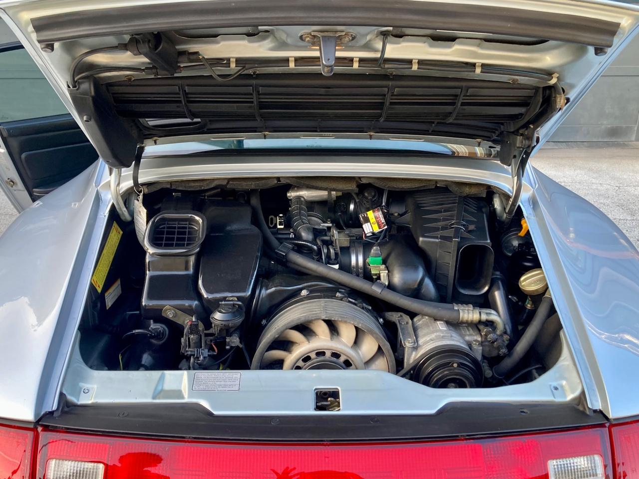 Porsche 911 Carrera 4 - 993