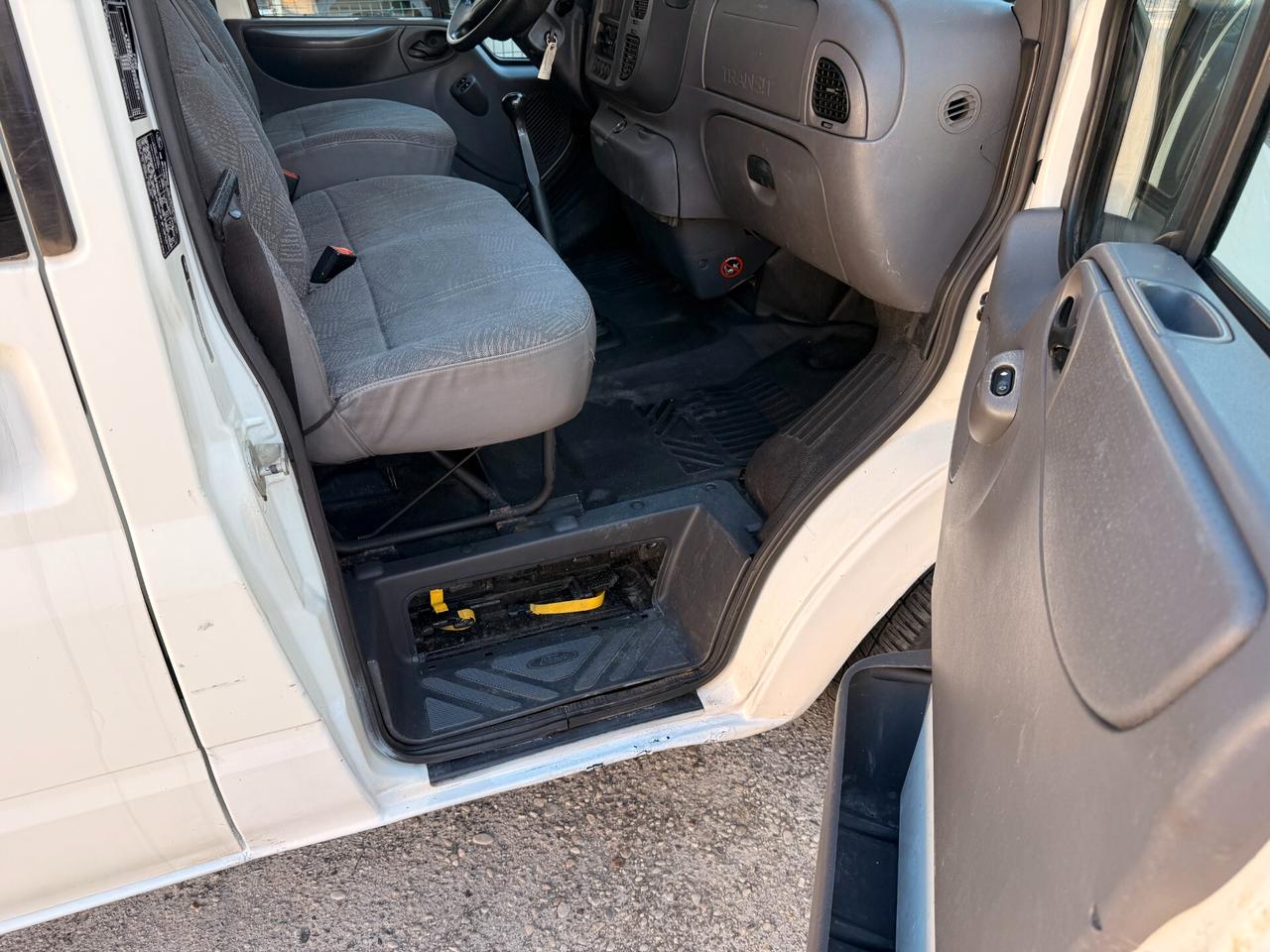 Ford Transit 2.0 Tdci 9 Posti Gancio Traino 18q