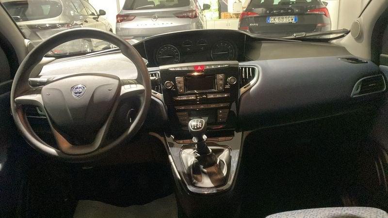 Lancia Ypsilon 1.0 FireFly 5 porte S&S Hybrid Oro