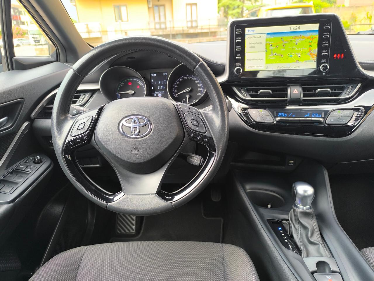 Toyota C-HR 1.8 Hybrid E-CVT Business