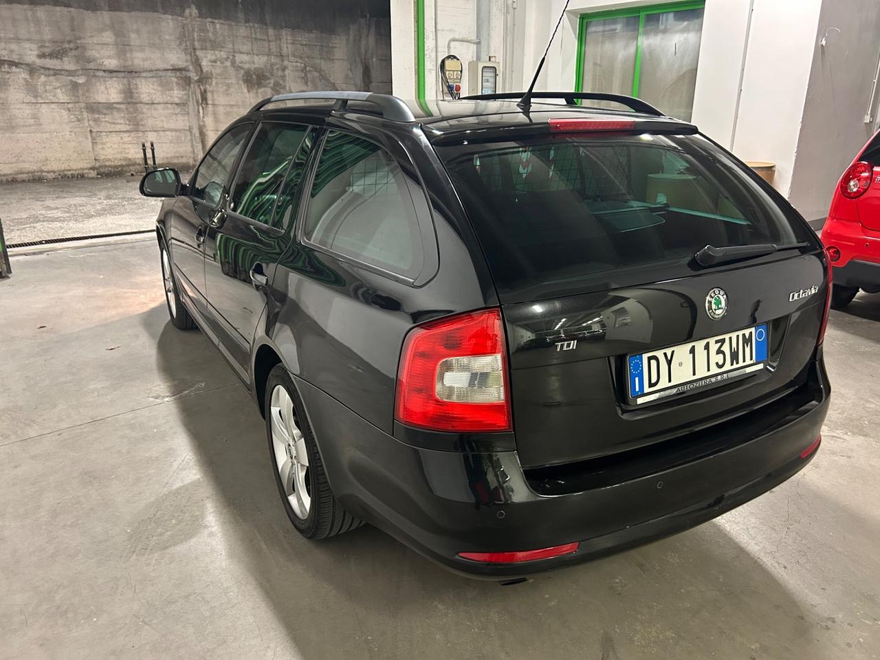 Skoda Octavia 1.6 TDI CR F.AP. Wagon Elegance