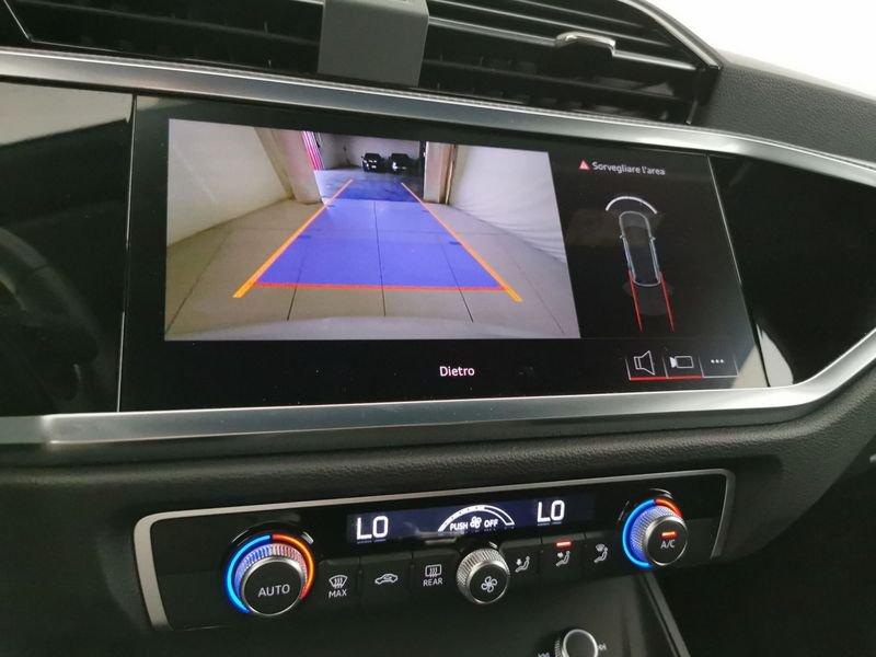 Audi Q3 35 1.5 tfsi Identity Black s-tronic