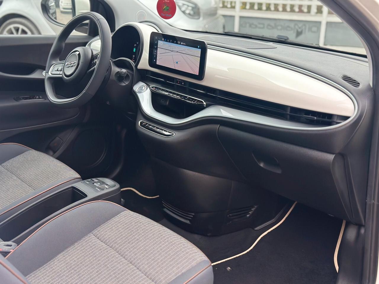 Fiat 500 500e Berlina 42 kWh