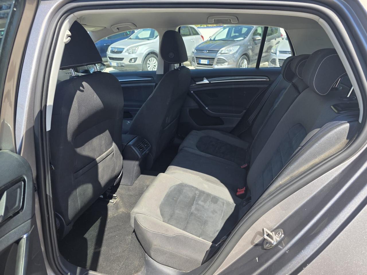 Volkswagen Golf 1.6 TDI 5p. Highline BlueMotion Technology