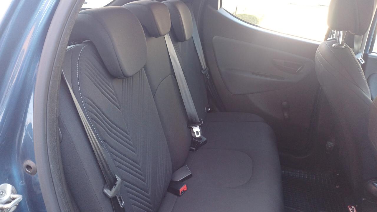 Lancia Ypsilon 1.0 FireFly 5 porte S&S Hybrid Gold