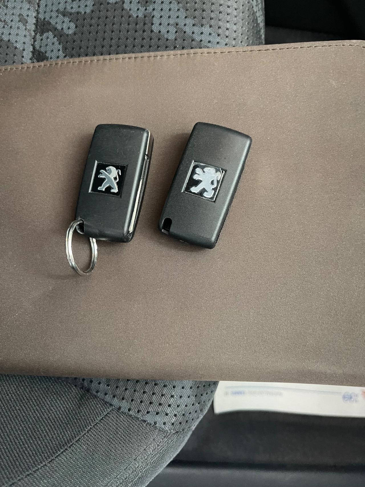 Peugeot 3008 1.6 HDi 115CV Business